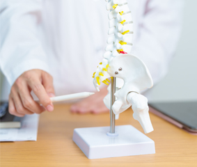 Kύστη κόκκυγoς: Αίτια, συμπτώματα και επιλογές θεραπείας